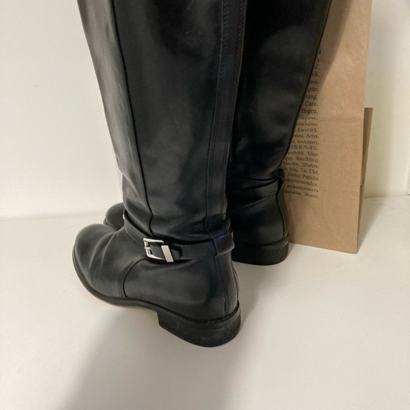 Michal Kors Black Leather Boot - Picture 3 of 7